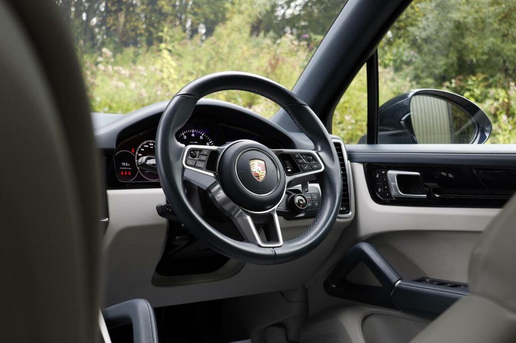 Porsche Cayenne V6 22K Spec Pan Roof Heads Up Display Black #50