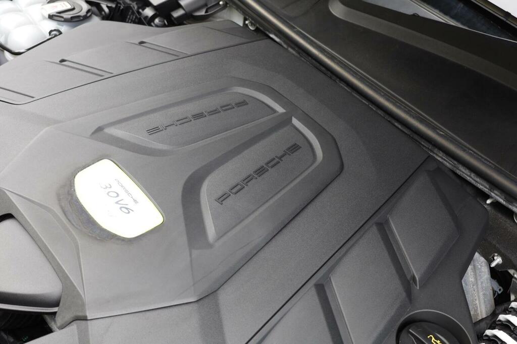Porsche Cayenne V6 22K Spec Pan Roof Heads Up Display Black #11