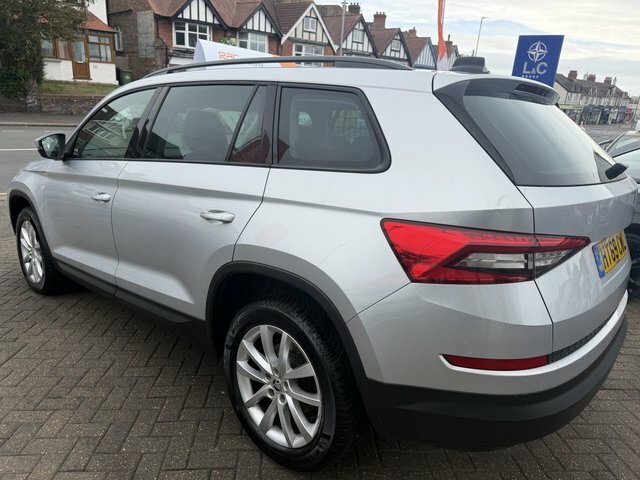 Skoda Kodiaq Edition Red #7