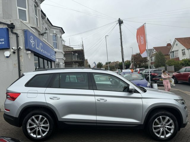 Skoda Kodiaq Edition Red #10