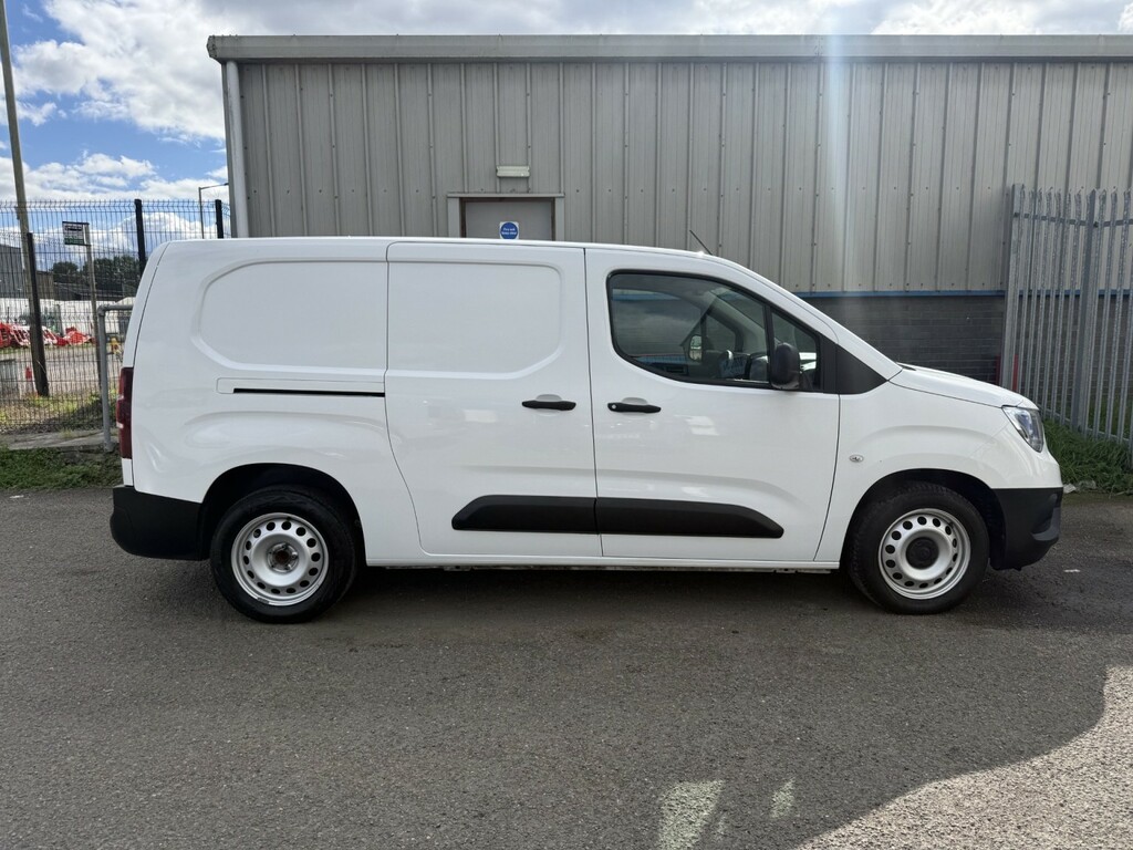 Vauxhall Combo Panel Van 1.5 Turbo D 2300 Edition 2020 White #2