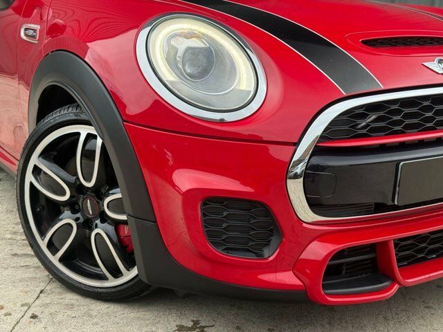 Mini Hatch 1.2 One White #10
