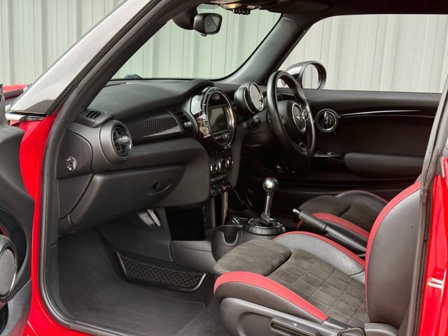 Mini Hatch 1.2 One White #31
