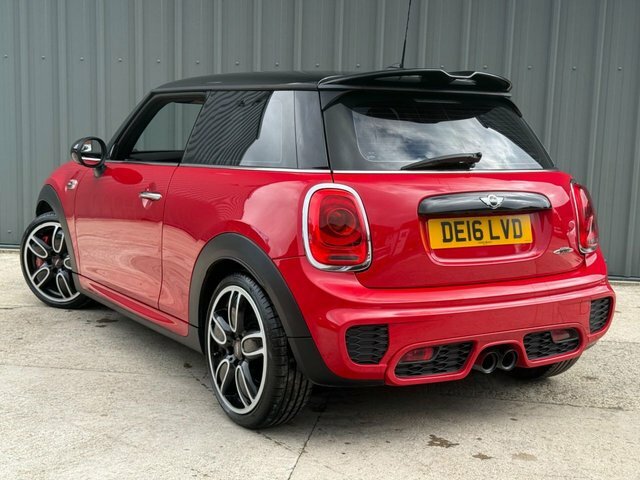 Mini Hatch John Cooper Works 2.0 Hatchback Red #3