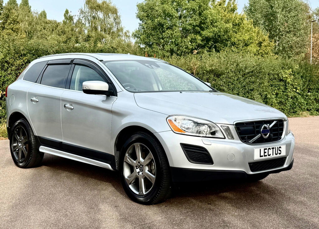 Volvo XC60 Se Luxury Awd D5 4Wd Black #4
