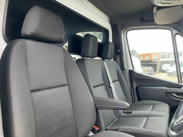 Mercedes-Benz Sprinter 3.5T Chassis Cab 7G-tronic White #8