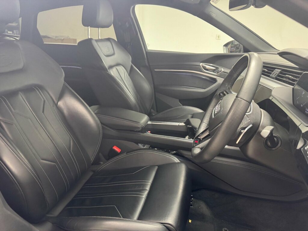 Audi Q8 e tron 300Kw 55 Quattro 114Kwh Black Edition Black #12
