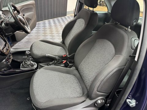 Vauxhall Adam Vauxhall Adam 1.2I Energised Hatchback Petr... Black #37
