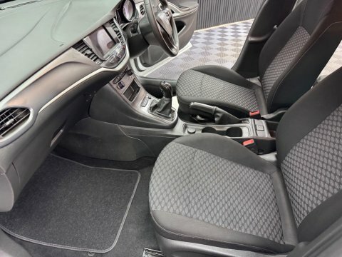 Vauxhall Astra 1.2 Turbo 145 Sri Black #36