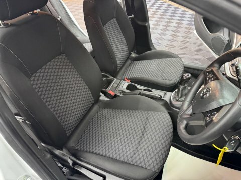 Vauxhall Astra 1.2 Turbo 145 Sri Black #8