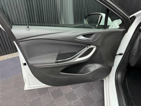 Vauxhall Astra 1.2 Turbo 145 Sri Black #37