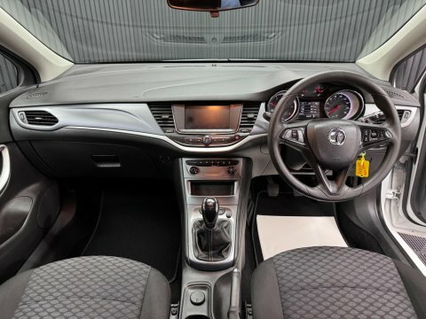 Vauxhall Astra 1.5 Turbo D White #4