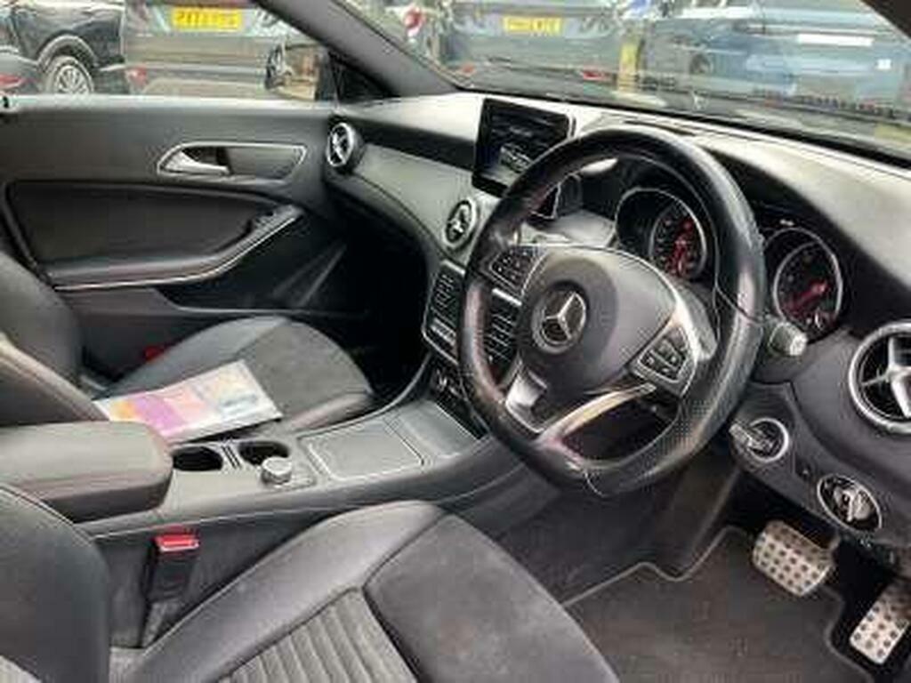 Mercedes-Benz CLA Class Cla 180 Amg Line Silver #6
