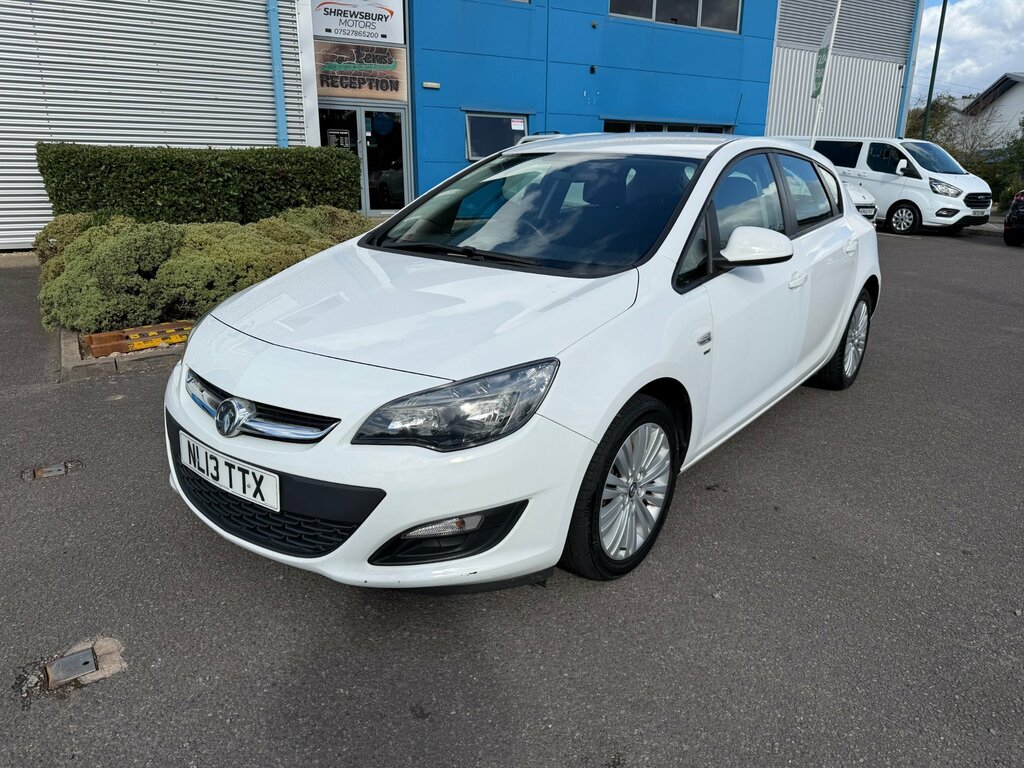 Vauxhall Astra 1.4 16V Energy Hatchback Euro 5 White
