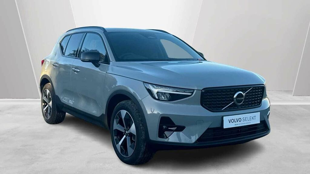 2025 Volvo XC40