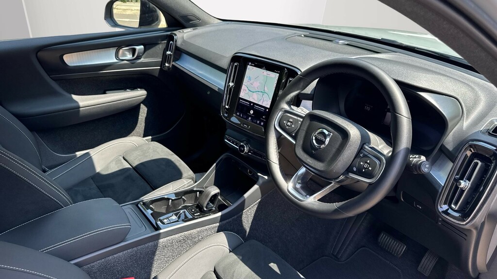 Volvo XC40 Plus, B4 Mild Hybrid, Rear Camera - Power Grey #4