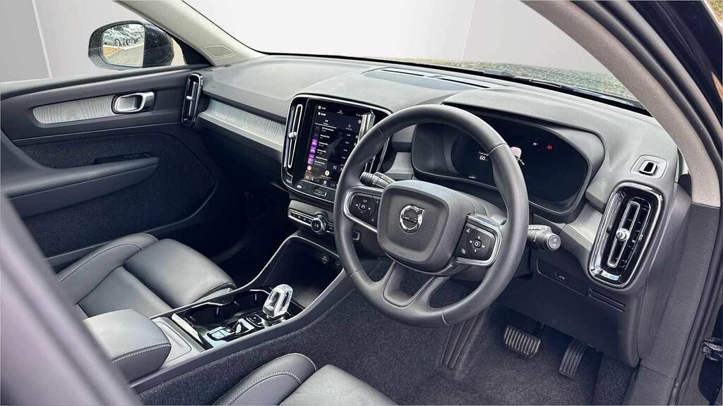 Volvo XC40 2.0 B4p Plus Pro Dark Black #4
