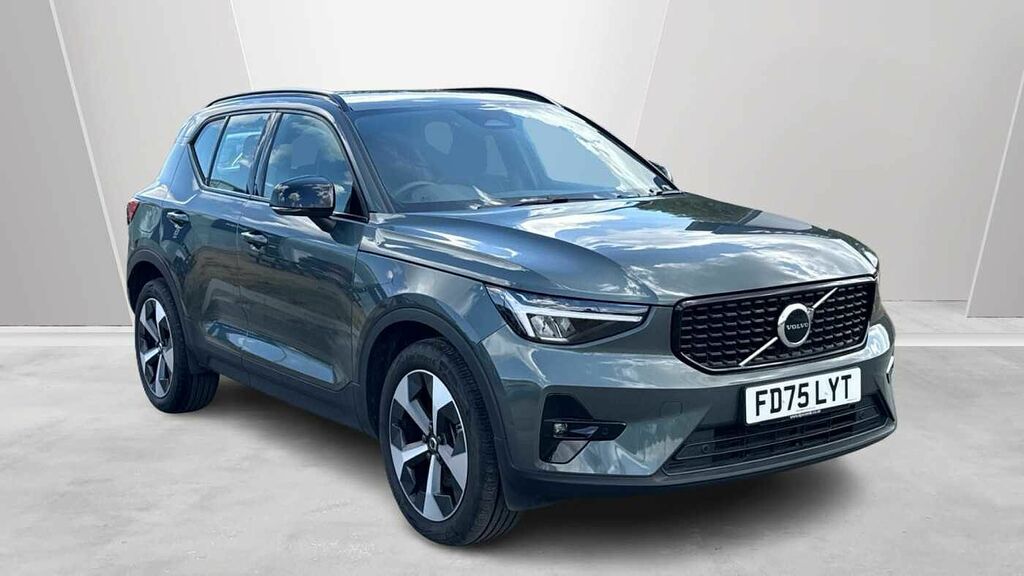 Volvo XC40 Plus, B4 Mild Hybrid, Dark