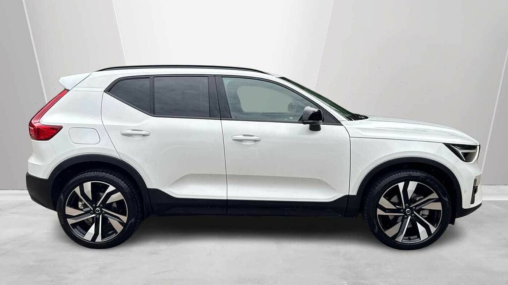 Volvo XC40 Ultra, B3 Mild Hybrid, 20 Alloys - Cruise White #3