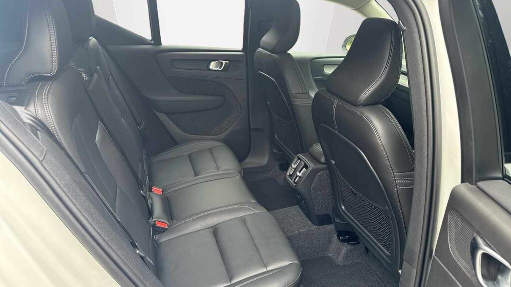 Volvo XC40 Ultra, B3 Mild Hybrid, 20 Alloys - Cruise White #6