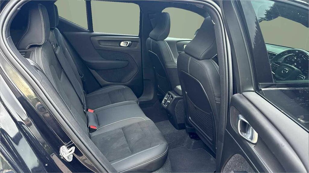 Volvo XC40 Ultimate, B4 Mild Hybrid, Pan Roof-pilot A Black #6