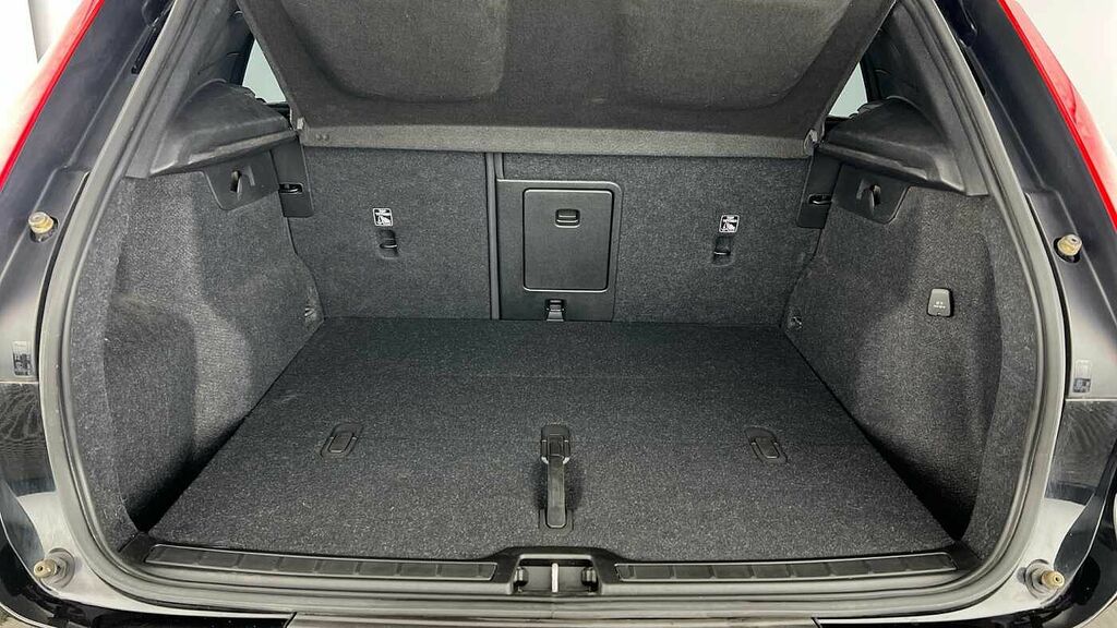 Volvo XC40 Plus, B3 Mild Hybrid, Darktinted Windows- Black #5