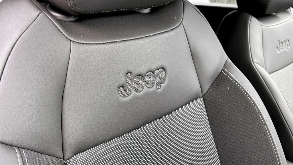 Jeep Avenger 1.2 E-hybrid Summit Dct White #38