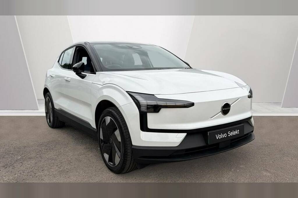Volvo EX30 200Kw Sm Extended Range Plus 69Kwh White