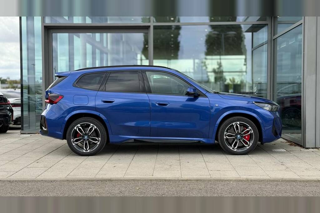 BMW iX1 150Kw Edrive20 M Sport 65Kwh Blue #3