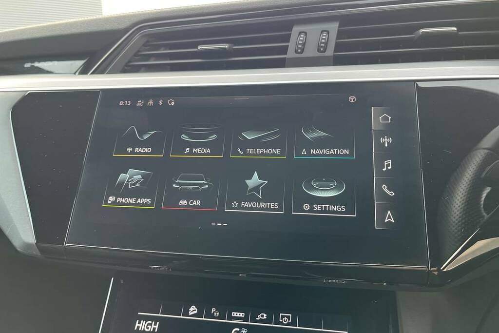Audi Q8 e tron 300Kw 55 Quattro 114Kwh S Line Grey #3