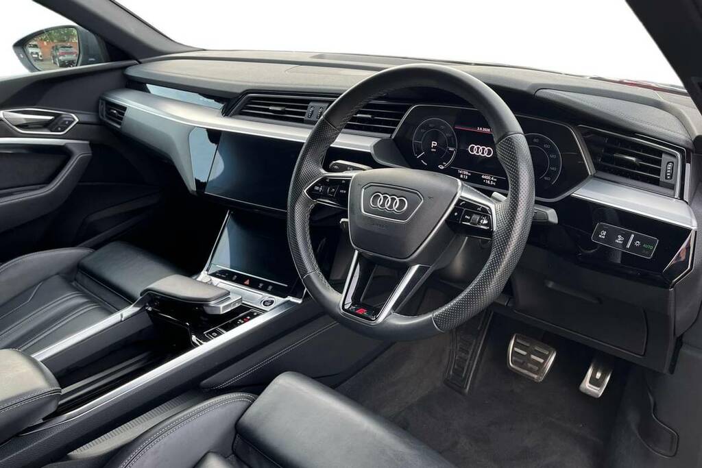 Audi Q8 e tron 300Kw 55 Quattro 114Kwh S Line Grey #4