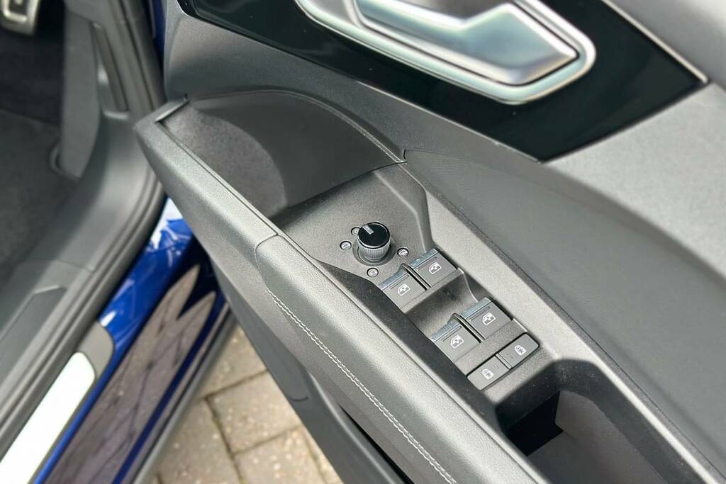 Audi Q4 E Tron 125Kw 35 55.52Kwh Edition 1 Blue #5