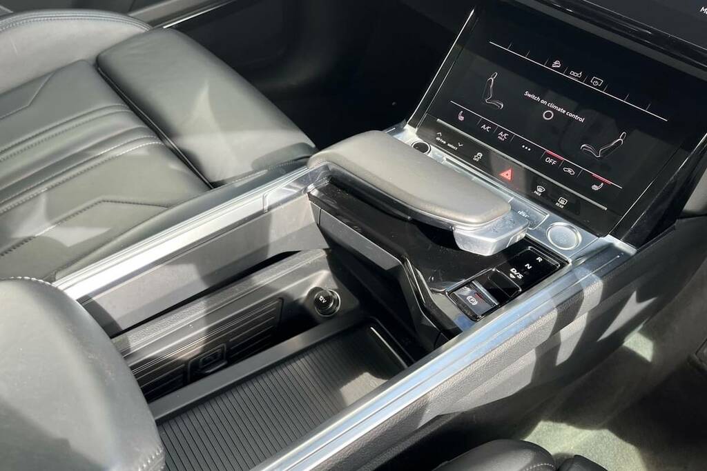 Audi E-tron 300Kw 55 Quattro 95Kwh Launch Edition Silver #6