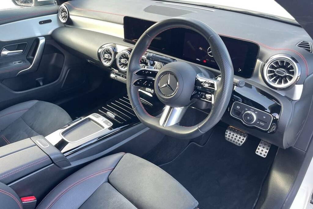 Mercedes-Benz CLA Class 220D Amg Line Executive Tip White #4
