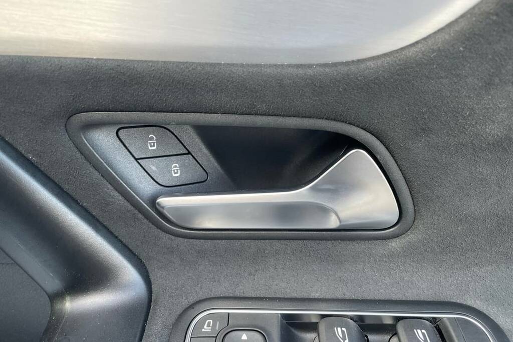 Mercedes-Benz CLA Class 220D Amg Line Executive Tip White #6