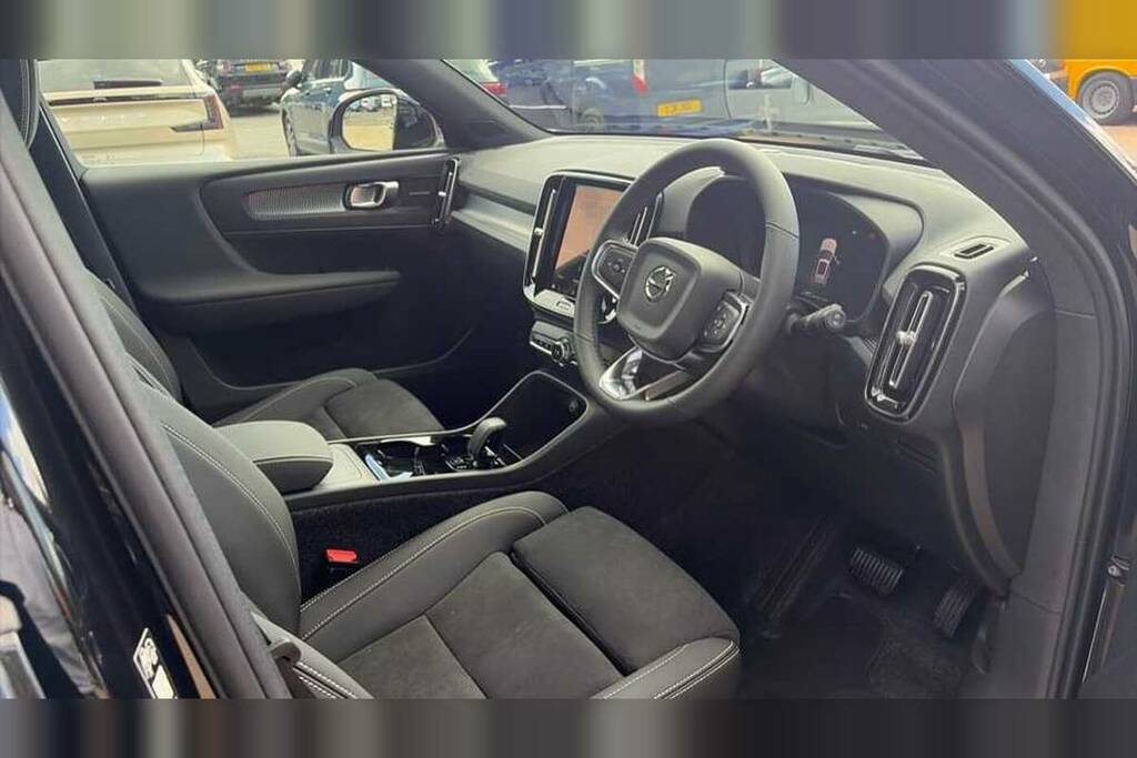 Volvo EX40 185Kw Ext Range Ultra Black Edition 78Kwh Black #4