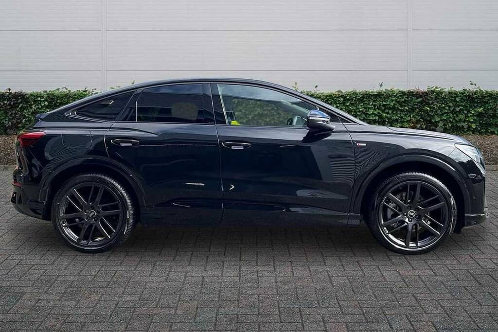 Audi Q4 E Tron 210Kw Performance 82Kwh Vorsprung BV76FZY Black #4