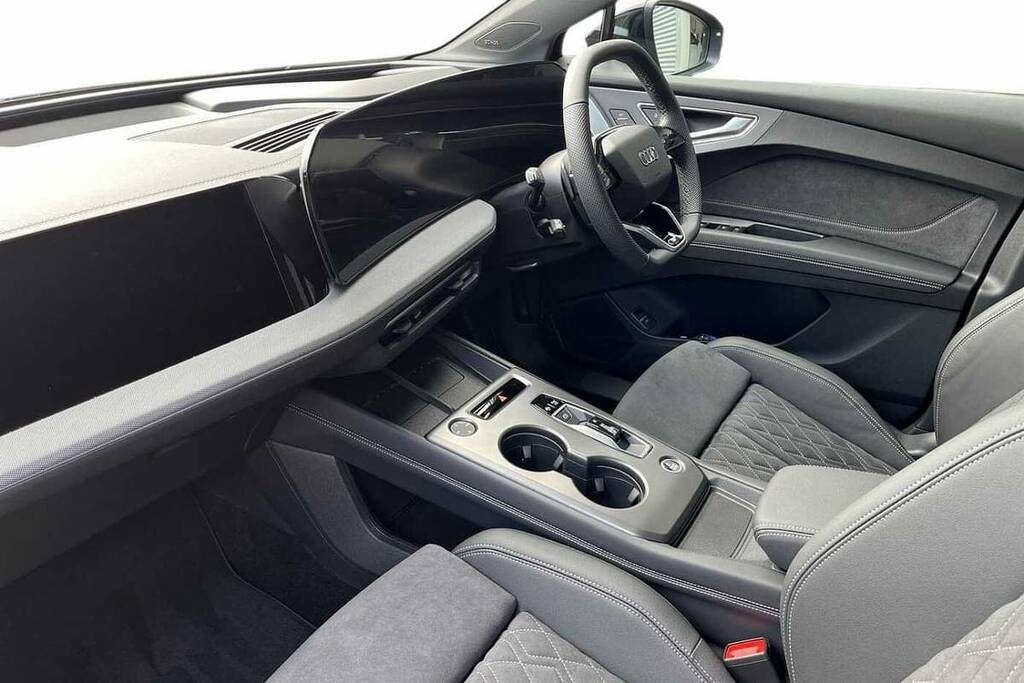 Audi Q4 E Tron 210Kw Performance 82Kwh Vorsprung BV76FZY Black #2