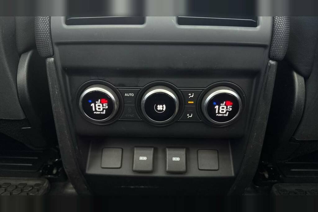 Land Rover Defender 90 3.0 D250 X-dynamic Hse 90 Black #44