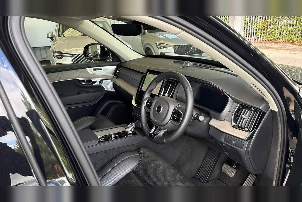 Volvo XC90 2.0 B5p Ultra Dark Awd Geartronic Black #4
