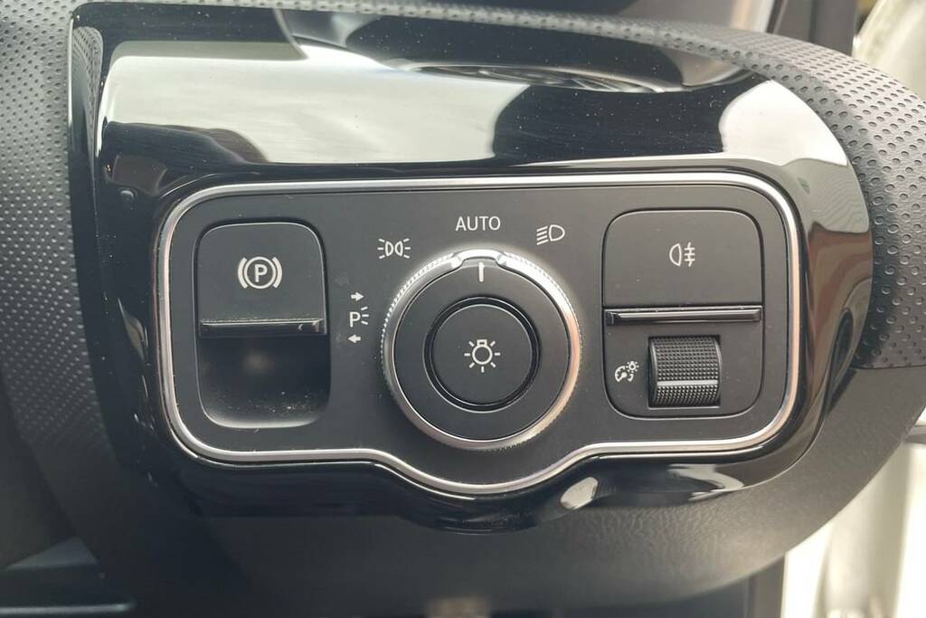 Mercedes-Benz CLA Class 200 Amg Line Tip Black #16