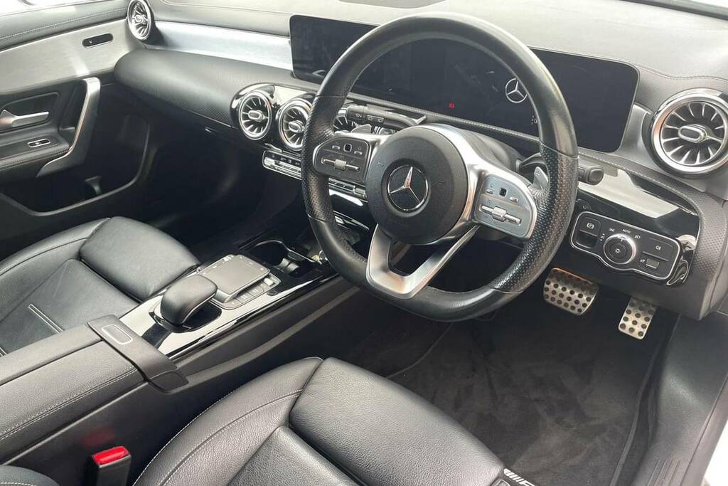 Mercedes-Benz CLA Class 200 Amg Line Premium Tip White #4