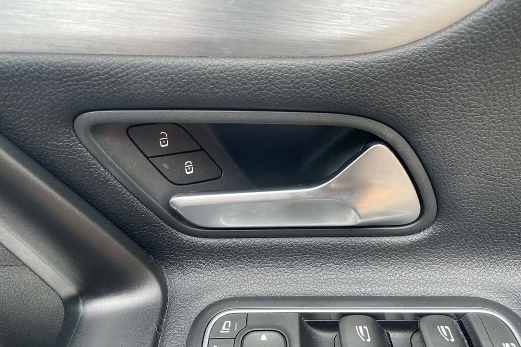 Mercedes-Benz CLA Class 200 Amg Line Premium Tip White #6