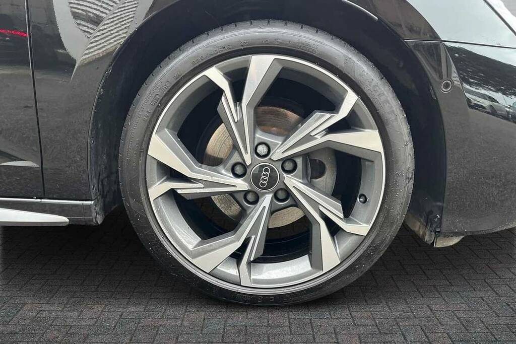 Audi A3 30 Tfsi S Line BV74HMH Black #5