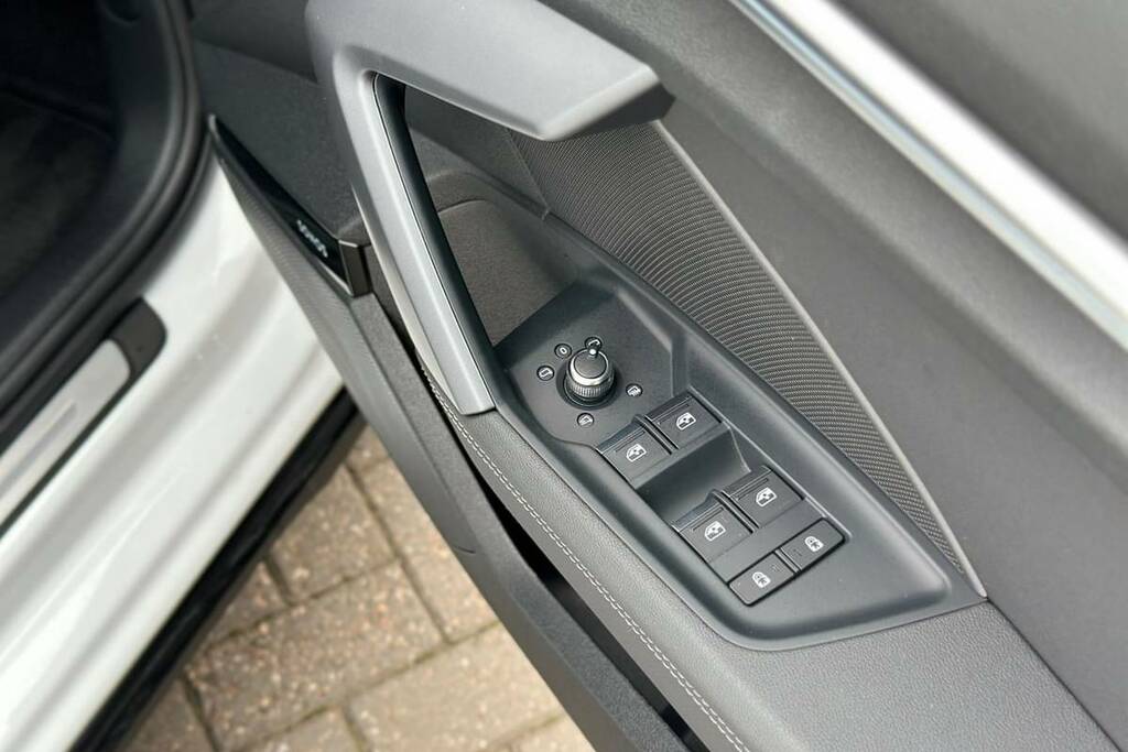 Audi A3 35 Tfsi Black Edition S Tronic White #5