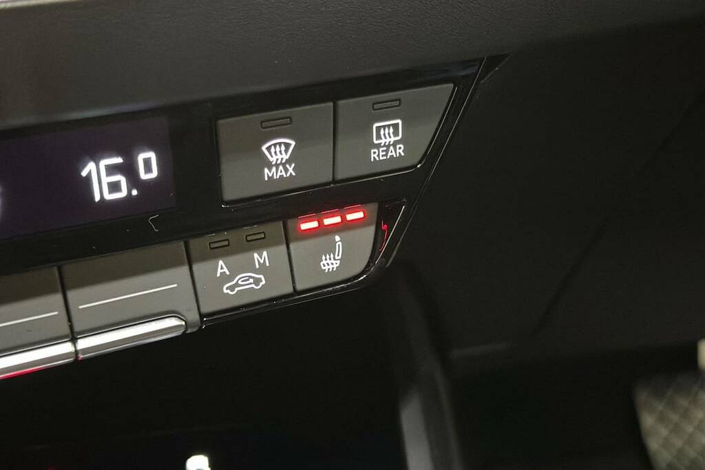 Audi Q4 E Tron Audi Sportback O Edition 1 40 E-tron 150,00 Kw Black #10