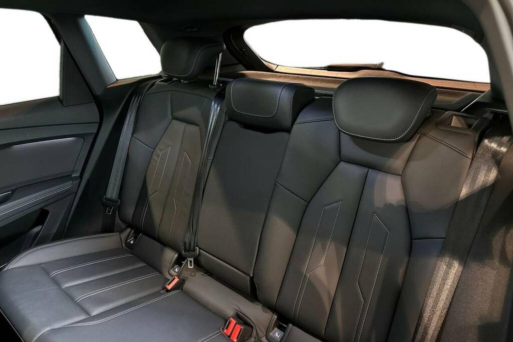 Audi Q4 E Tron Audi Sportback O Edition 1 40 E-tron 150,00 Kw Black #28