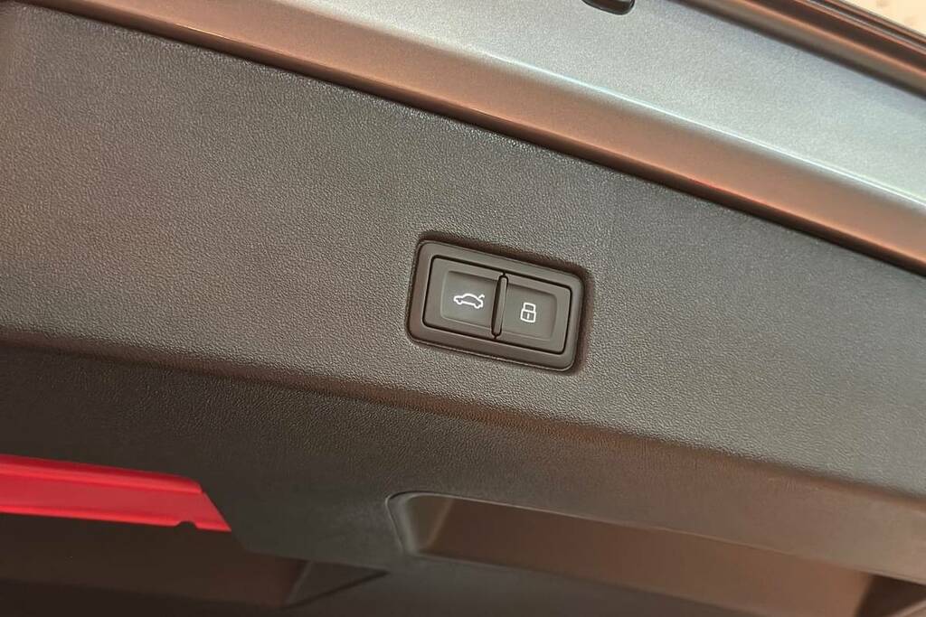 Audi Q4 E Tron Audi Sportback O Edition 1 40 E-tron 150,00 Kw Black #19