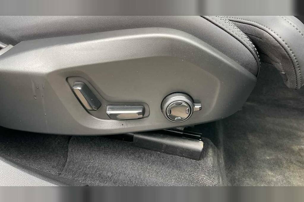 Volvo XC60 Plus Dark B5 Awd Mild Hybrid Google Nav Keyless 19 Red #25
