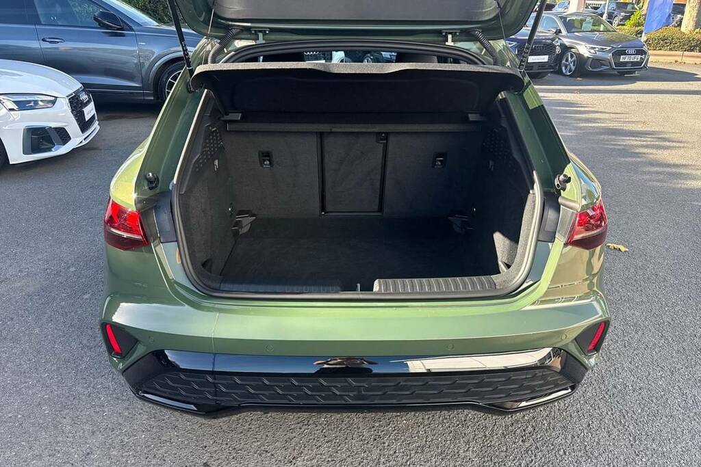 Audi A3 35 Tfsi Black Edition S Tronic Green #2